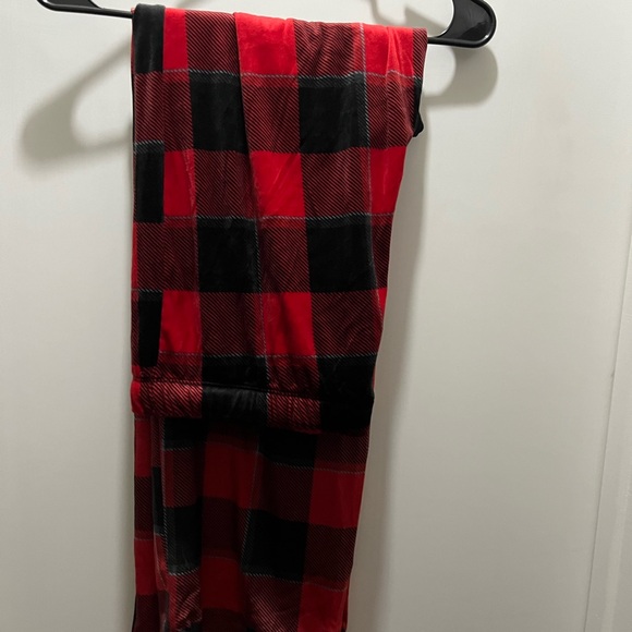 NWT Women’s Cozy Pajamas Set Stars above 2 pieces Includes Long Sleeve henly Top - Picture 4 of 9